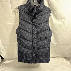 Gap women’s puffer vest, size small, blue polka dots